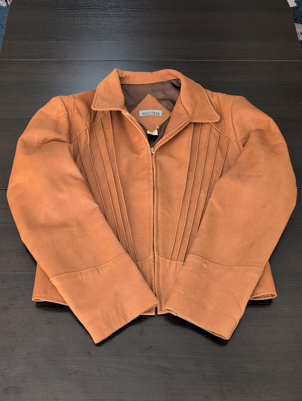 Vintage 70s Women's Tan Leather Zip Jacket with Pintuck Detailing
